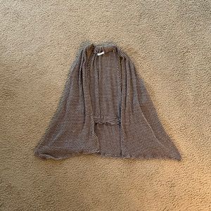 Brown tank carrageenan with dot pattern